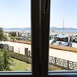 Hi *