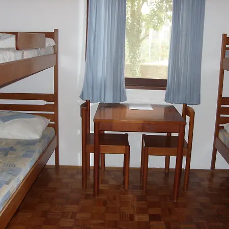 אכסניה Hi זאדאר